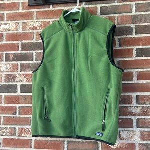 Men’s Patagonia size large green fleece vest EUC
